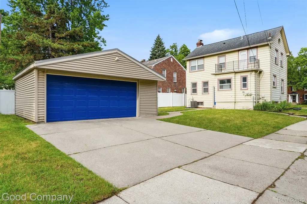 1956 Pinecrest Drive Ferndale City MI 48220