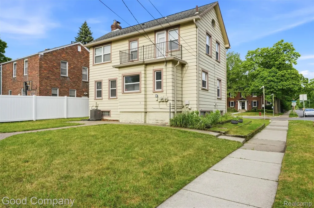 1956 Pinecrest Drive Ferndale City MI 48220