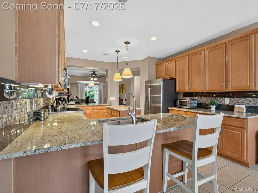 37561 Newburgh Park Circle Livonia City MI 48152
