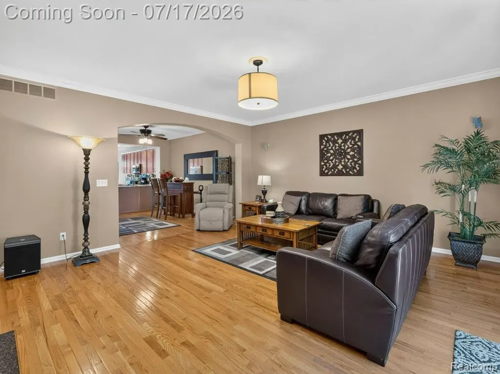 37561 Newburgh Park Circle Livonia City MI 48152
