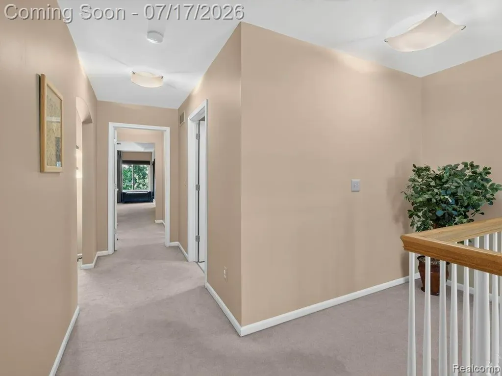 37561 Newburgh Park Circle Livonia City MI 48152