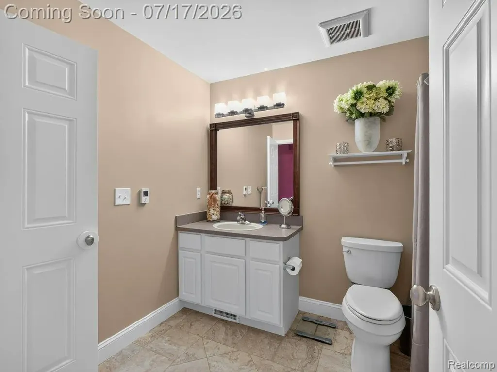 37561 Newburgh Park Circle Livonia City MI 48152