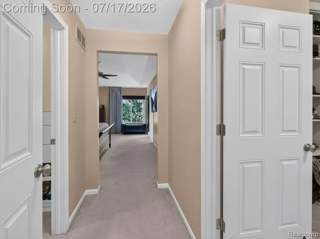 37561 Newburgh Park Circle Livonia City MI 48152