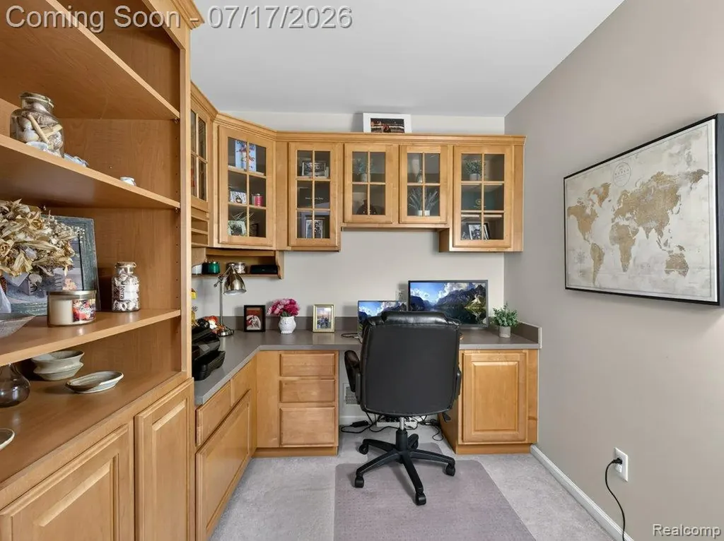 37561 Newburgh Park Circle Livonia City MI 48152