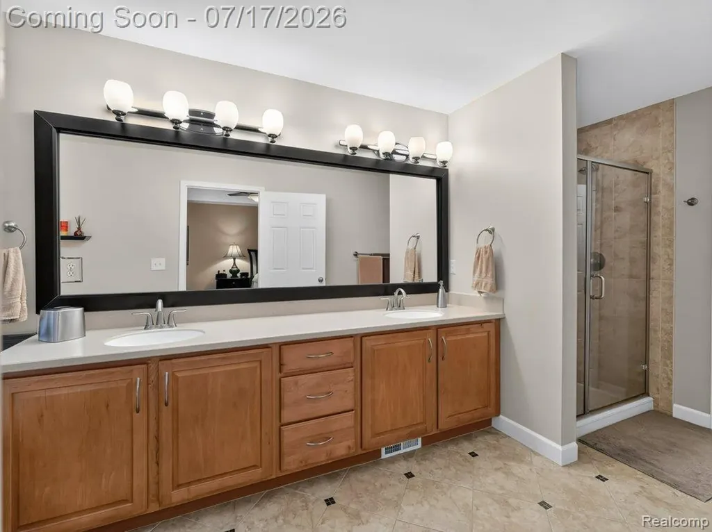 37561 Newburgh Park Circle Livonia City MI 48152