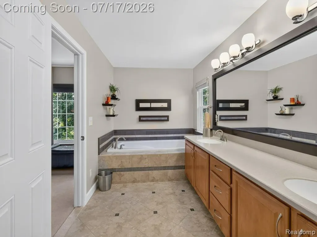 37561 Newburgh Park Circle Livonia City MI 48152