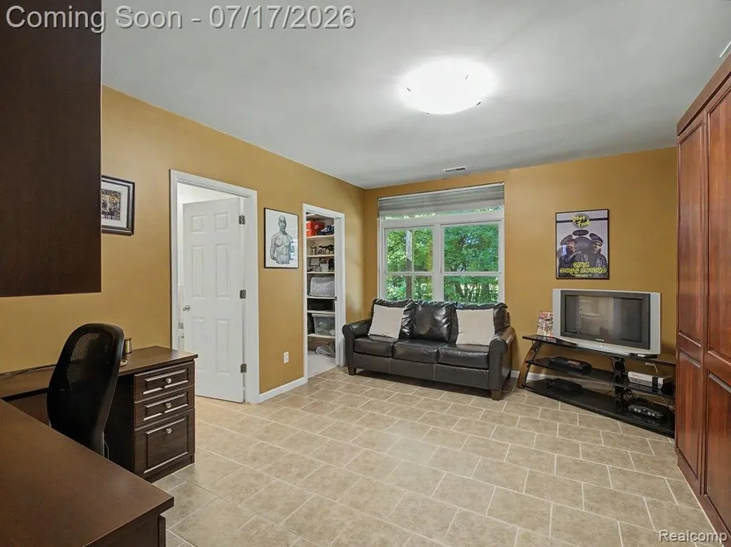 37561 Newburgh Park Circle Livonia City MI 48152