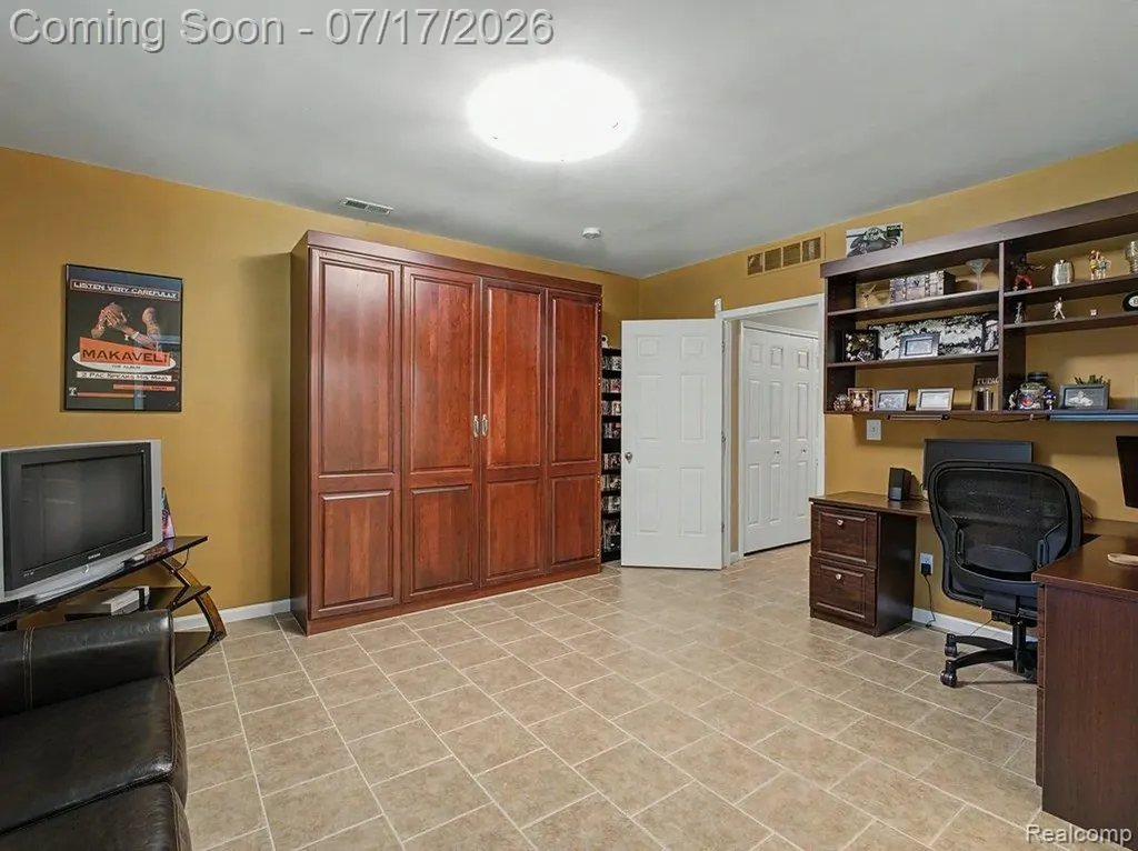 37561 Newburgh Park Circle Livonia City MI 48152