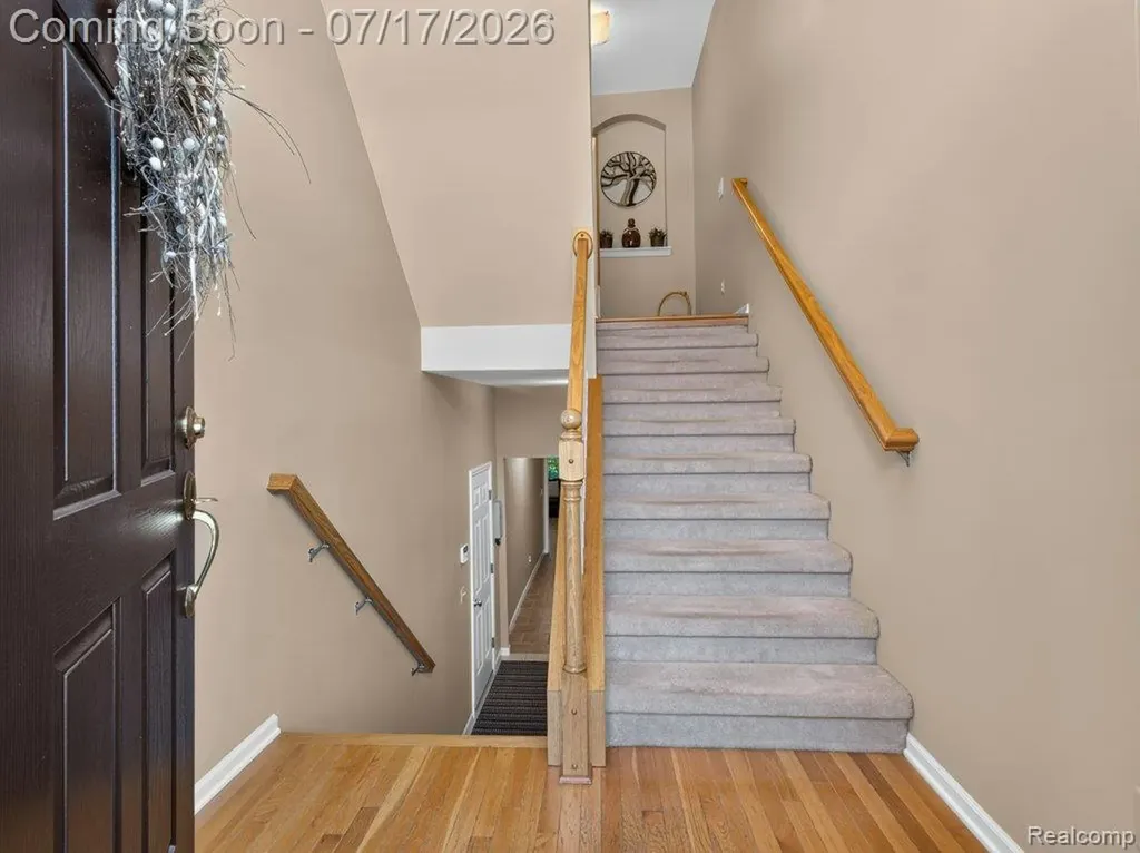 37561 Newburgh Park Circle Livonia City MI 48152