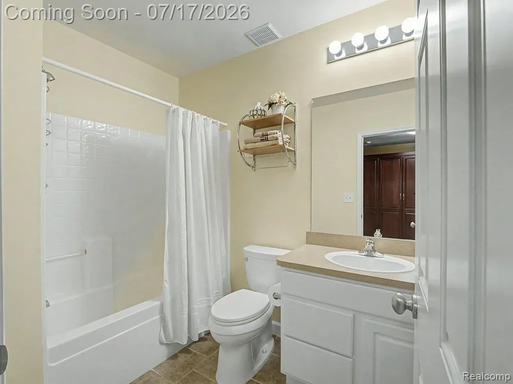37561 Newburgh Park Circle Livonia City MI 48152