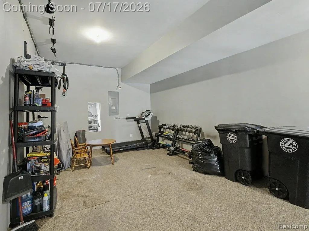 37561 Newburgh Park Circle Livonia City MI 48152