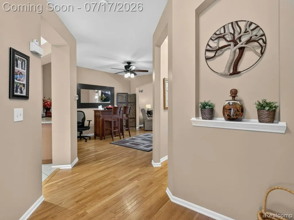37561 Newburgh Park Circle Livonia City MI 48152