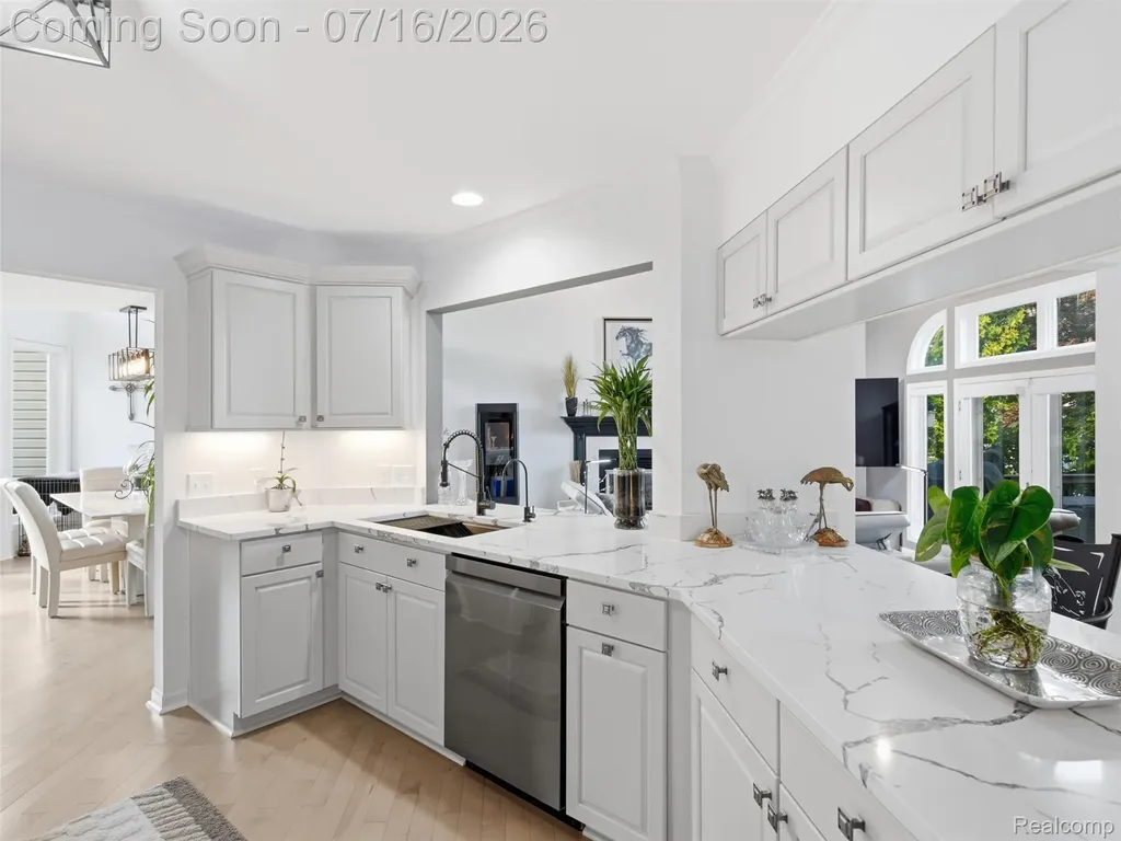 2314 N Duck Lake Road Highland Charter Township MI 48356