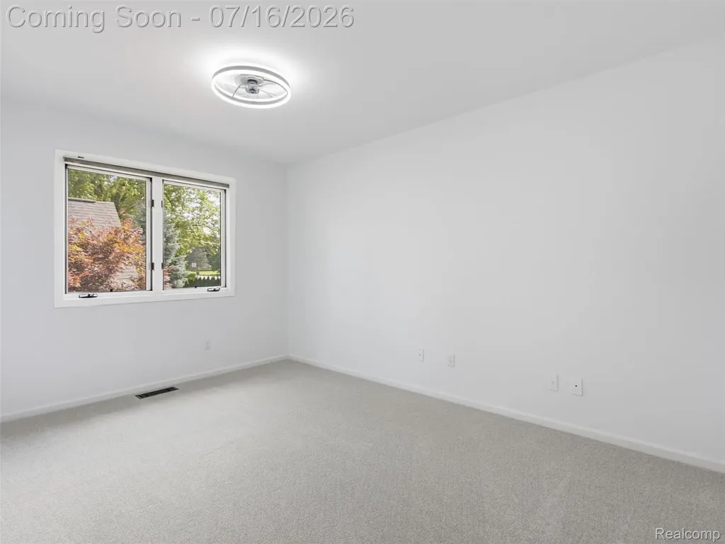 2314 N Duck Lake Road Highland Charter Township MI 48356