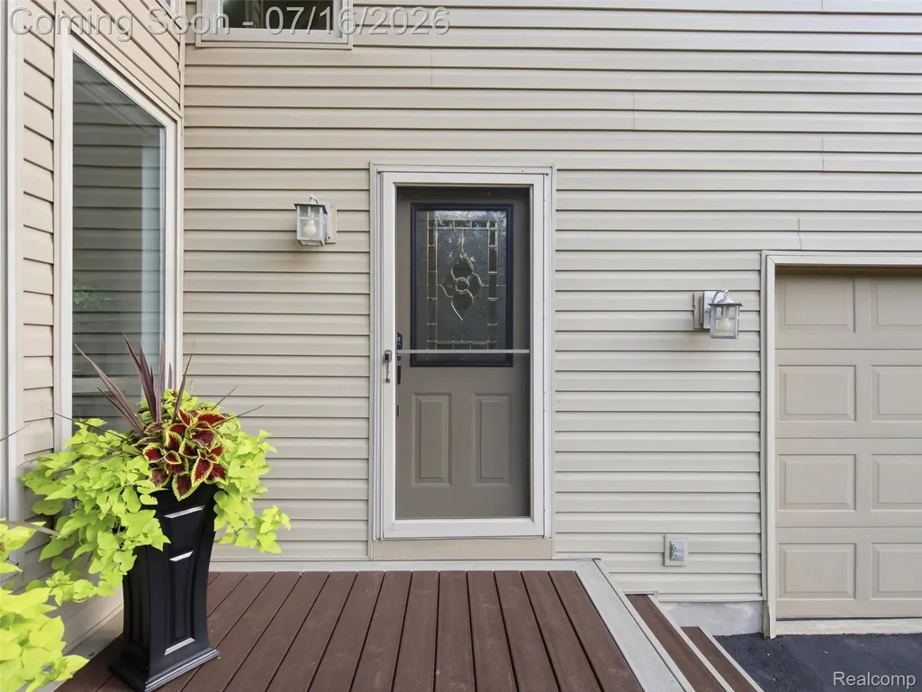 2314 N Duck Lake Road Highland Charter Township MI 48356