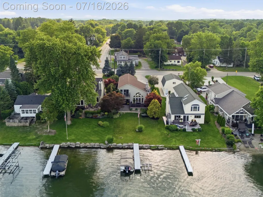 2314 N Duck Lake Road Highland Charter Township MI 48356