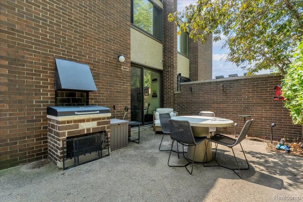 1243 Navarre Place Detroit City MI 48207