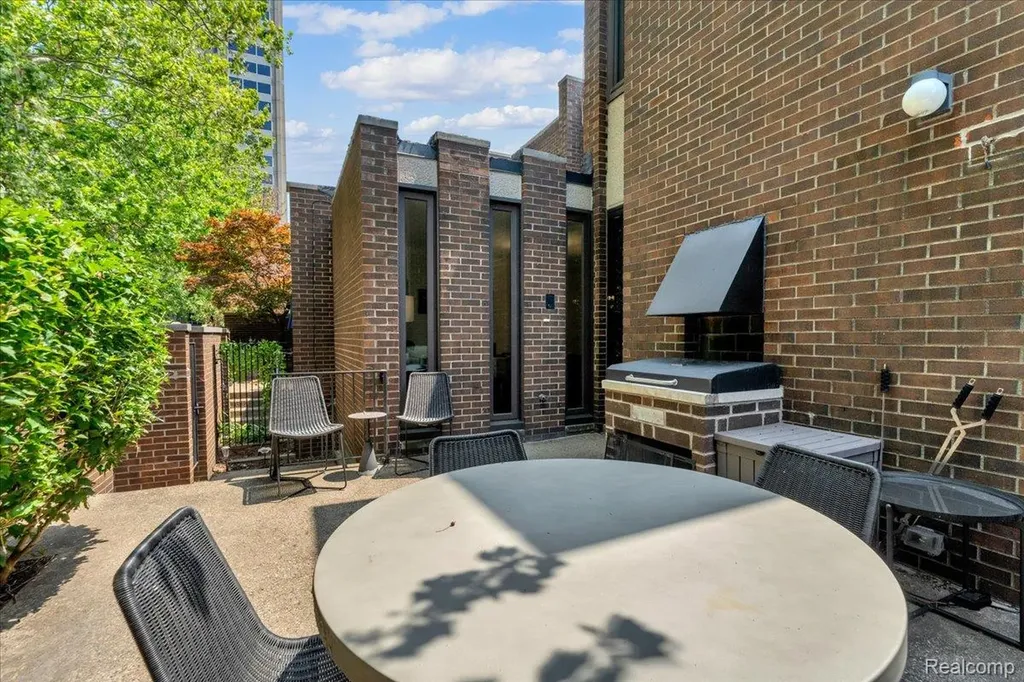 1243 Navarre Place Detroit City MI 48207