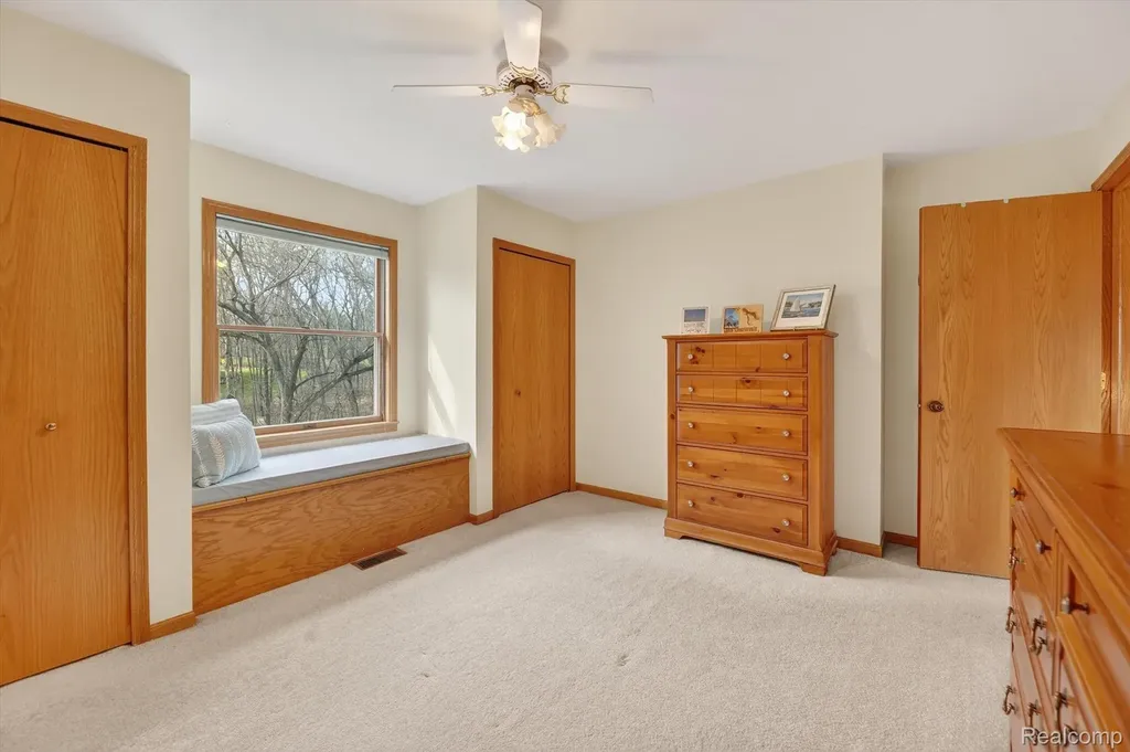 7798 Lee Road Hamburg Township MI 48116