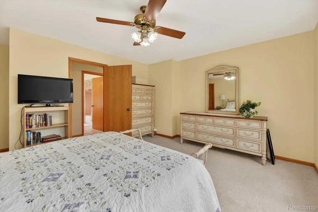7798 Lee Road Hamburg Township MI 48116
