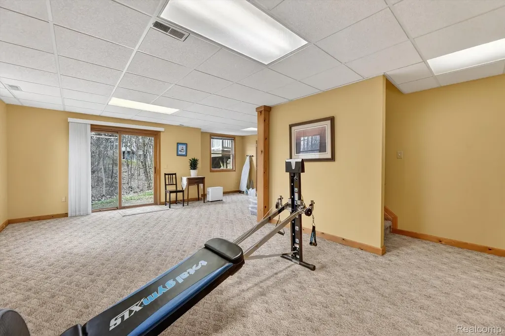 7798 Lee Road Hamburg Township MI 48116