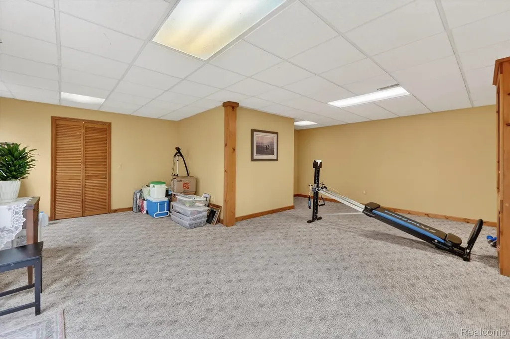 7798 Lee Road Hamburg Township MI 48116