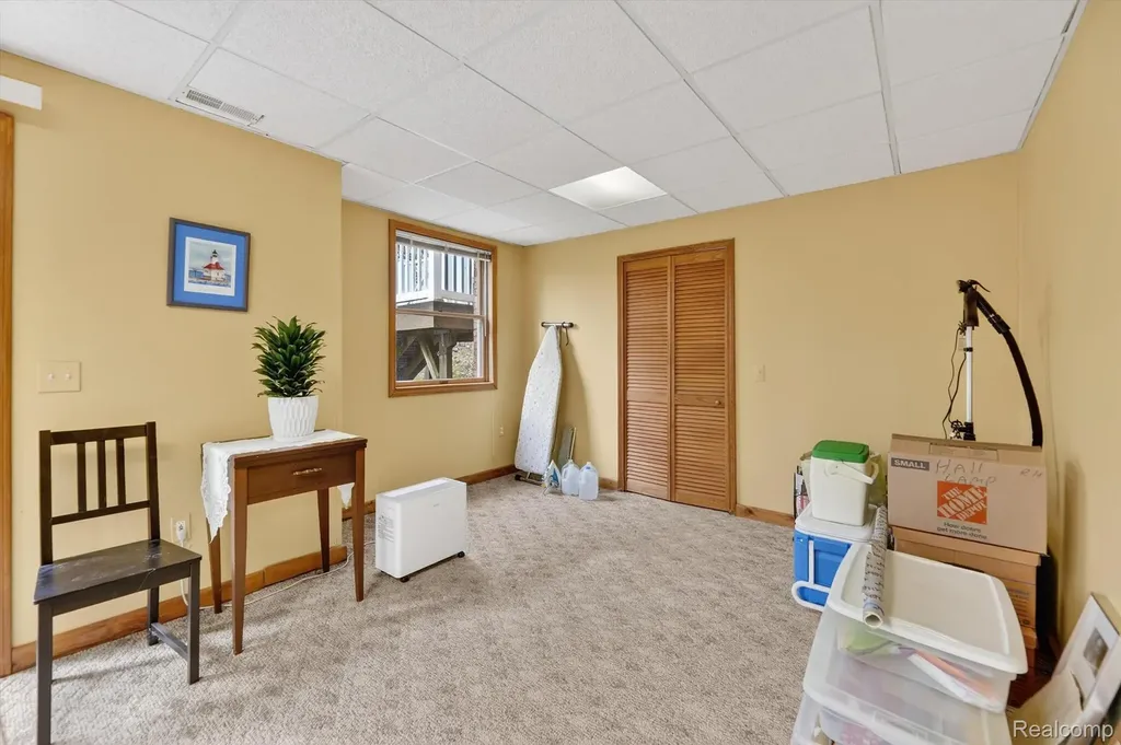 7798 Lee Road Hamburg Township MI 48116