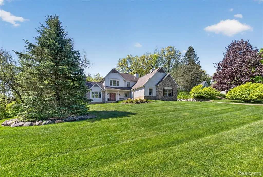 7798 Lee Road Hamburg Township MI 48116