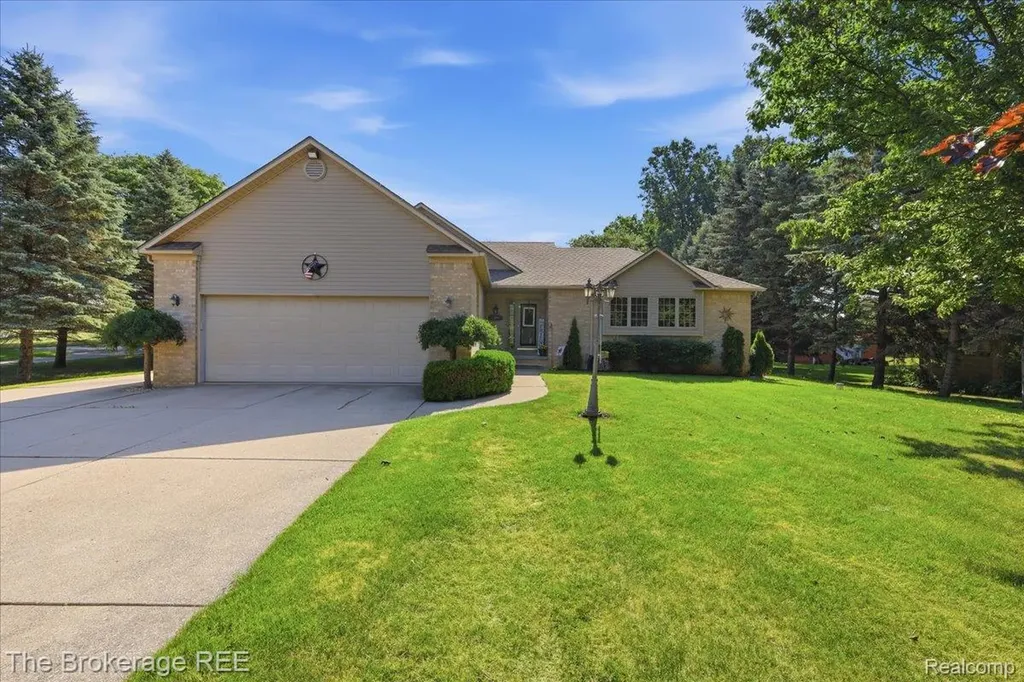 6057 Center Road Grand Blanc Charter Township MI 48439