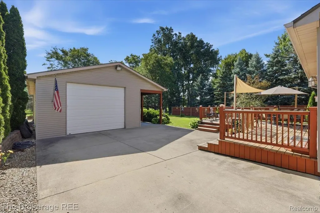 6057 Center Road Grand Blanc Charter Township MI 48439