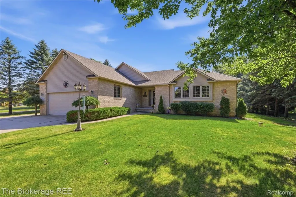 6057 Center Road Grand Blanc Charter Township MI 48439
