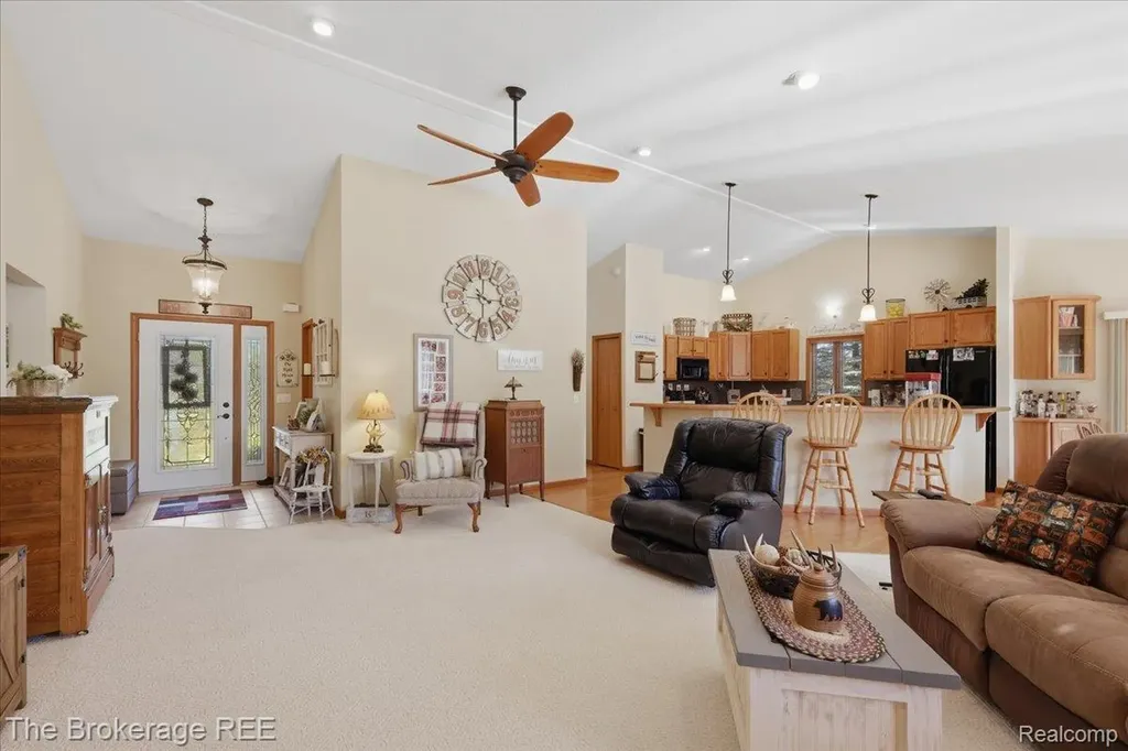 6057 Center Road Grand Blanc Charter Township MI 48439