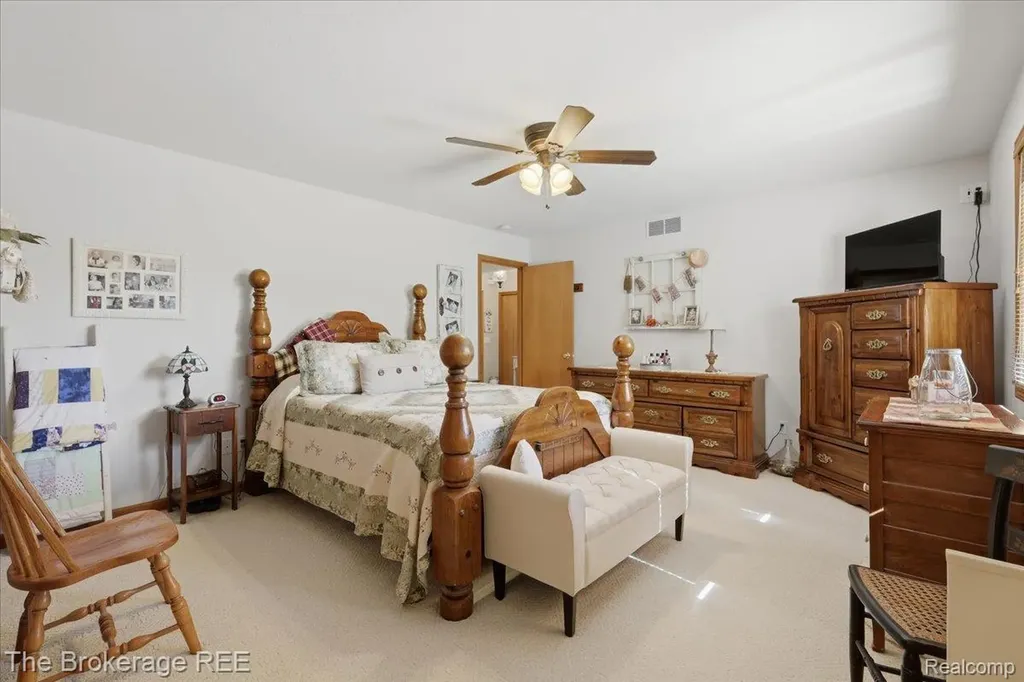 6057 Center Road Grand Blanc Charter Township MI 48439