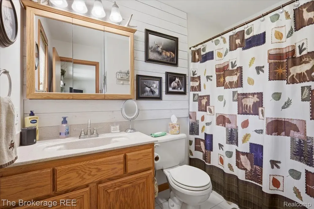 6057 Center Road Grand Blanc Charter Township MI 48439