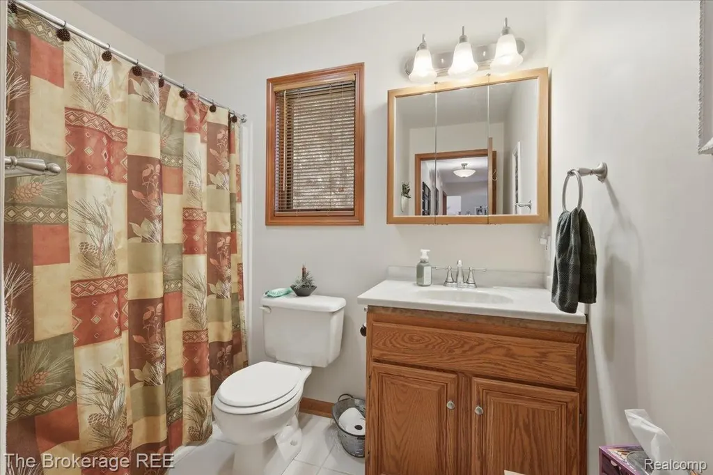 6057 Center Road Grand Blanc Charter Township MI 48439
