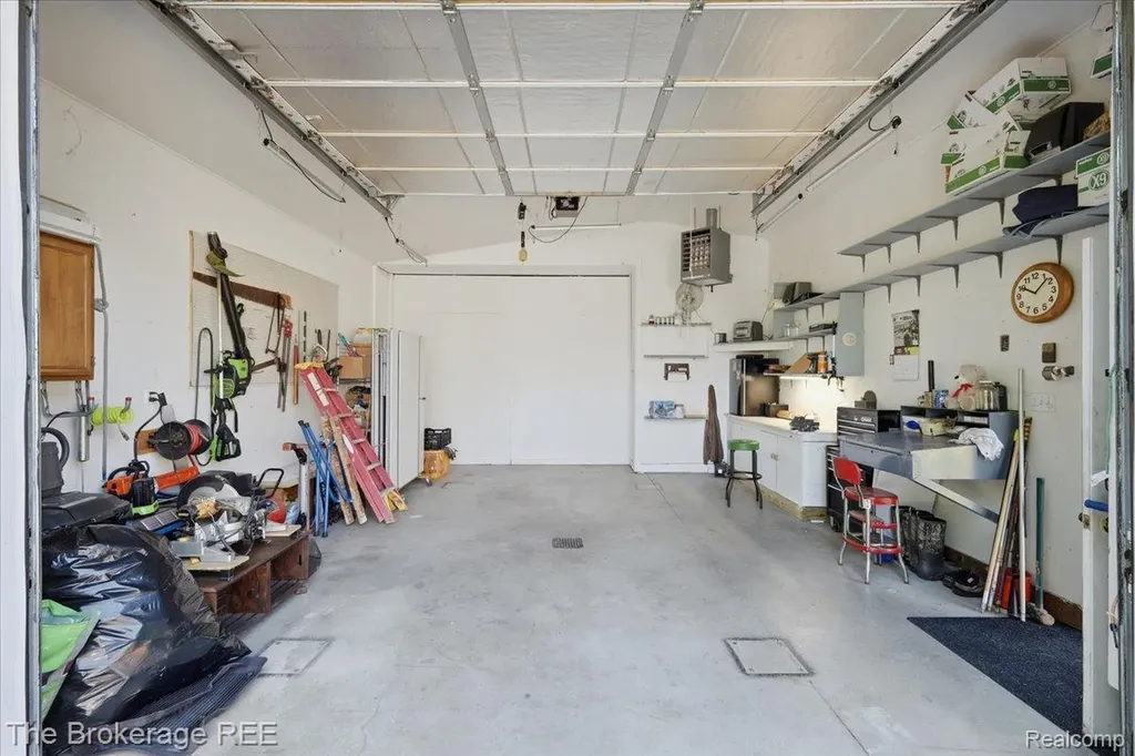 6057 Center Road Grand Blanc Charter Township MI 48439