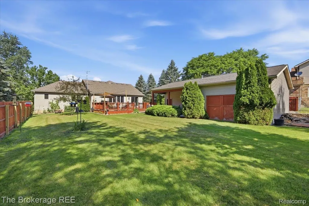 6057 Center Road Grand Blanc Charter Township MI 48439