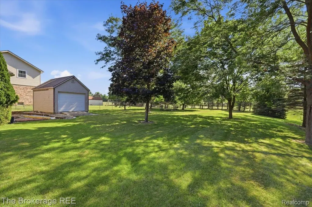 6057 Center Road Grand Blanc Charter Township MI 48439