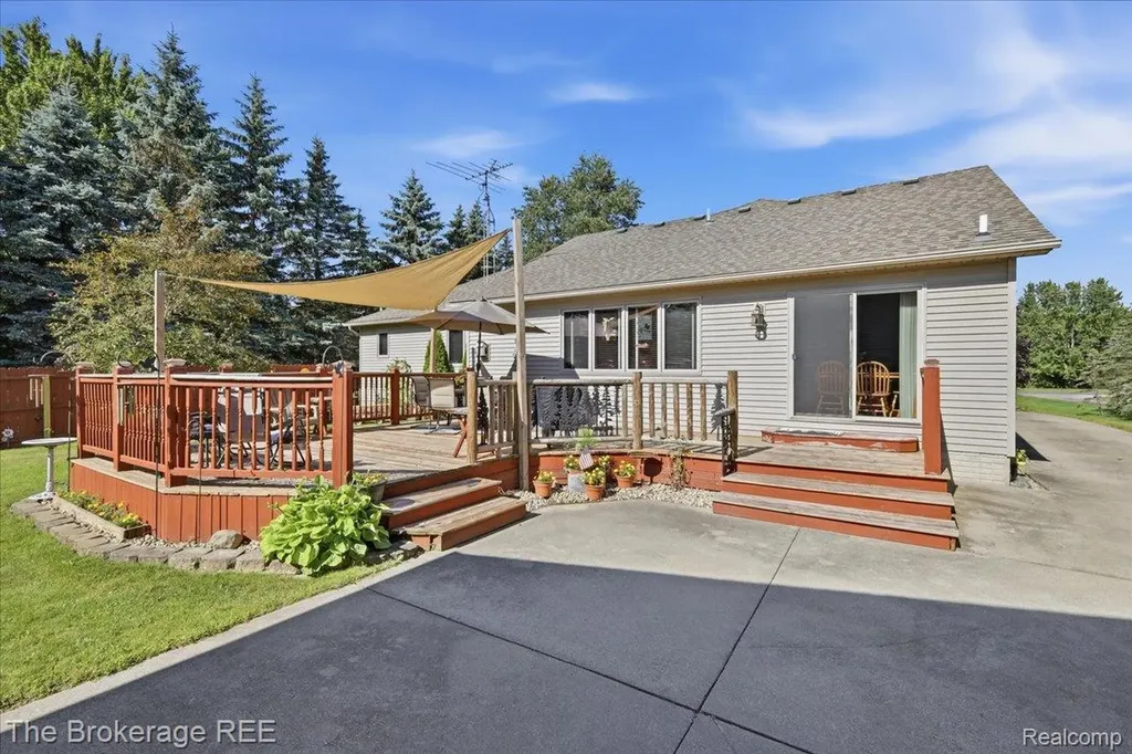 6057 Center Road Grand Blanc Charter Township MI 48439