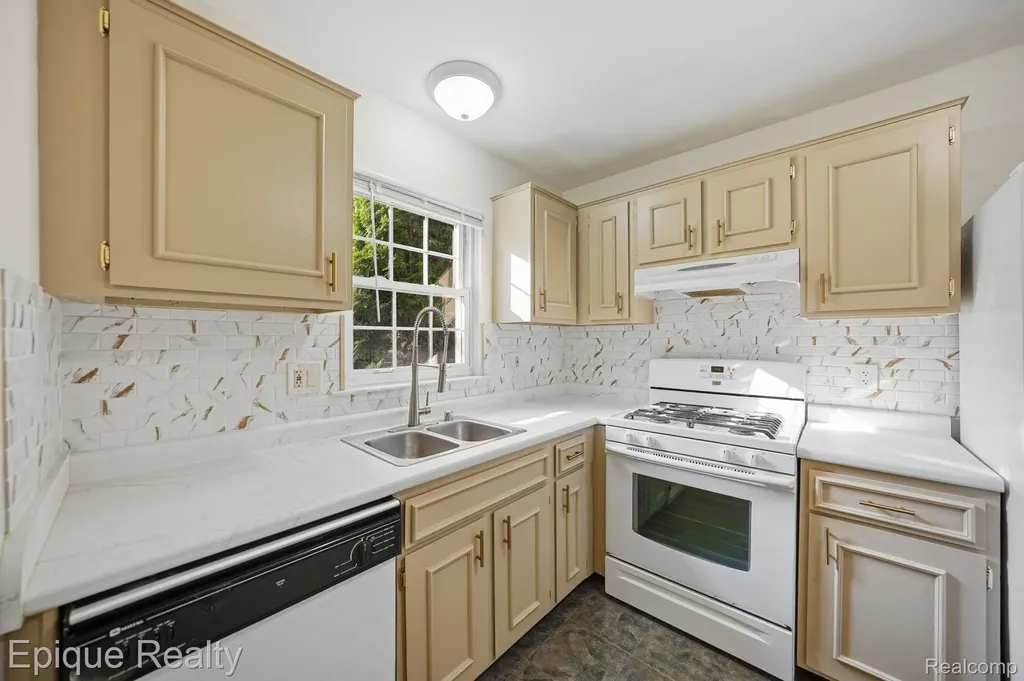 36412 Park Place Drive Sterling Heights City MI 48310