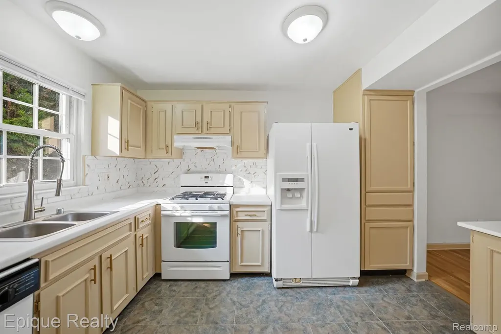 36412 Park Place Drive Sterling Heights City MI 48310