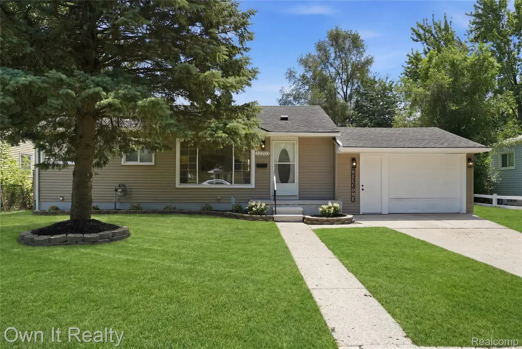 32203 Glen Street Westland City MI 48186