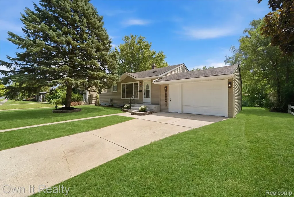 32203 Glen Street Westland City MI 48186