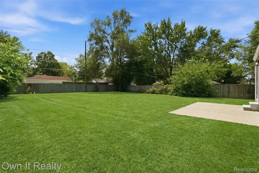 32203 Glen Street Westland City MI 48186