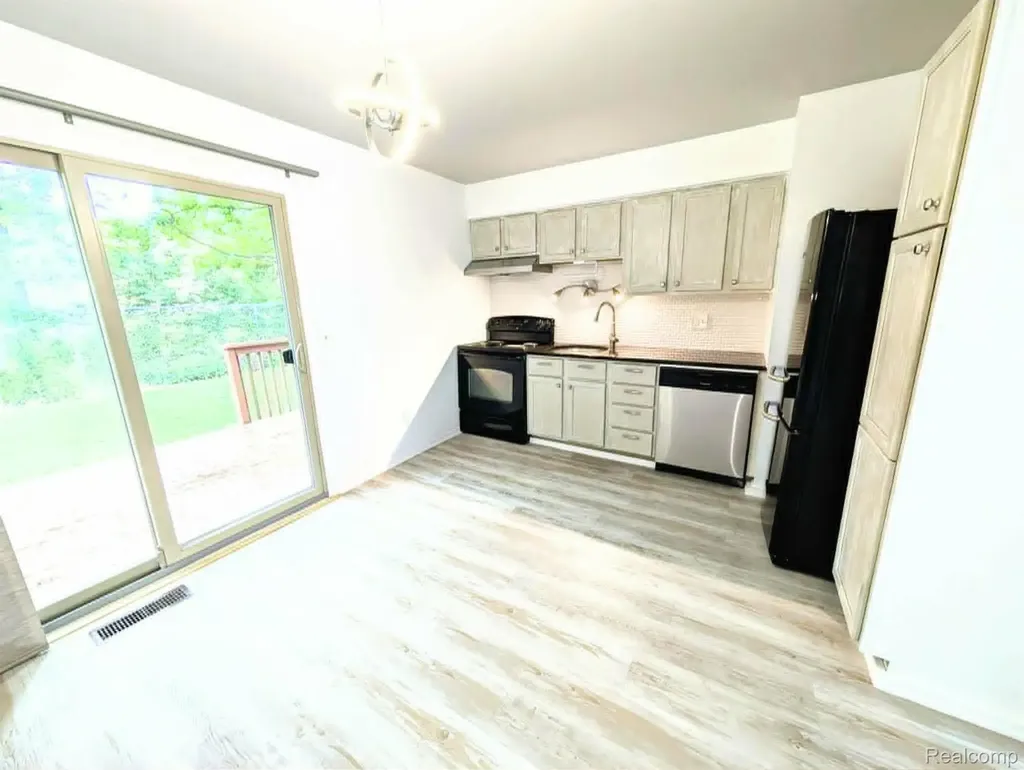 616 Rickett Road Brighton City MI 48116
