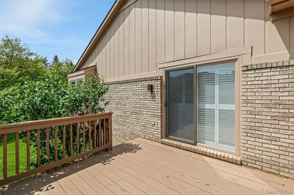 35144 Knollwood Lane Farmington Hills City MI 48335