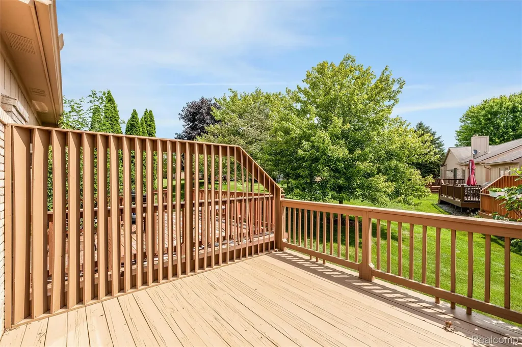 35144 Knollwood Lane Farmington Hills City MI 48335