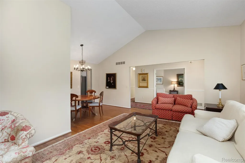 35144 Knollwood Lane Farmington Hills City MI 48335