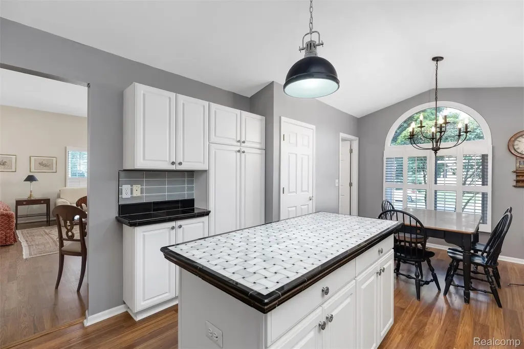 35144 Knollwood Lane Farmington Hills City MI 48335
