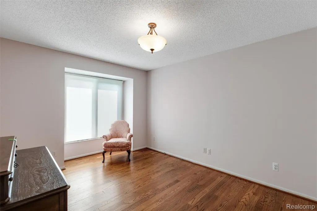 35144 Knollwood Lane Farmington Hills City MI 48335